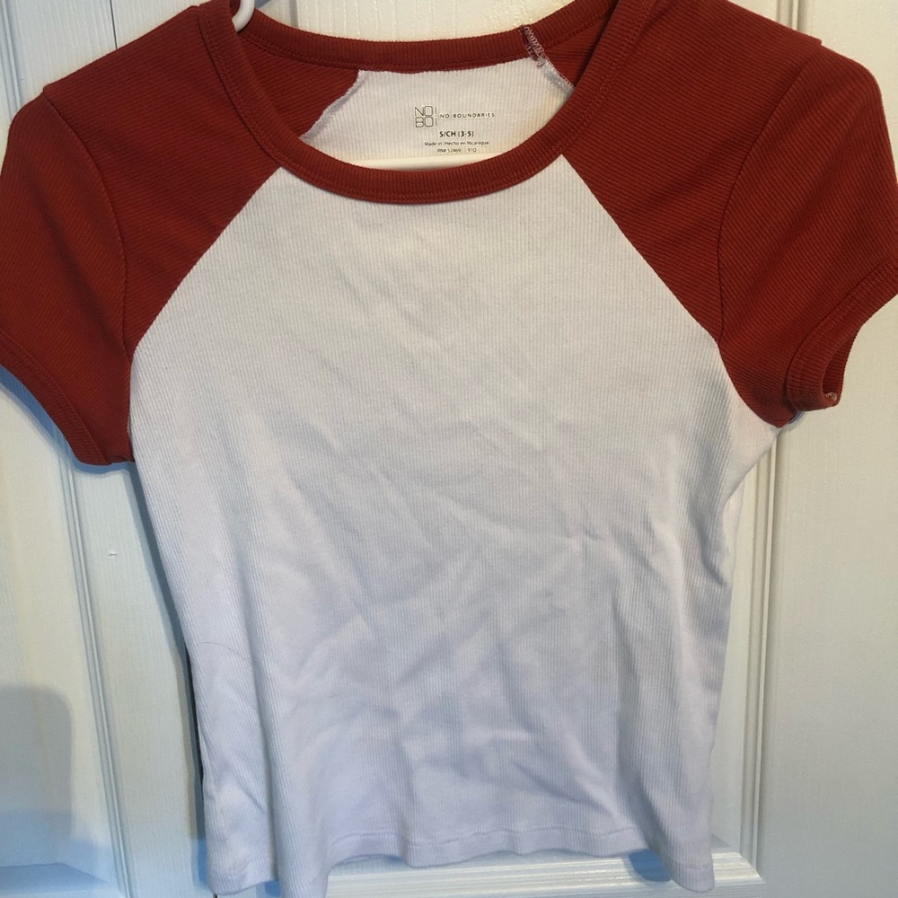 Cropped white and rust baseball tee